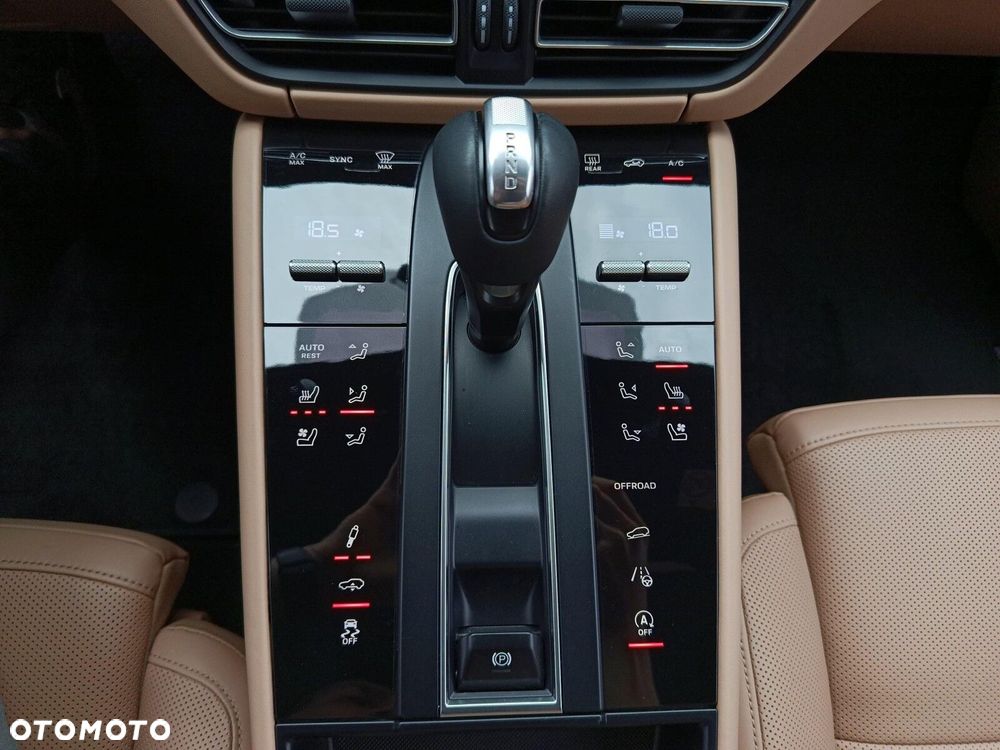 Porsche Macan - 22