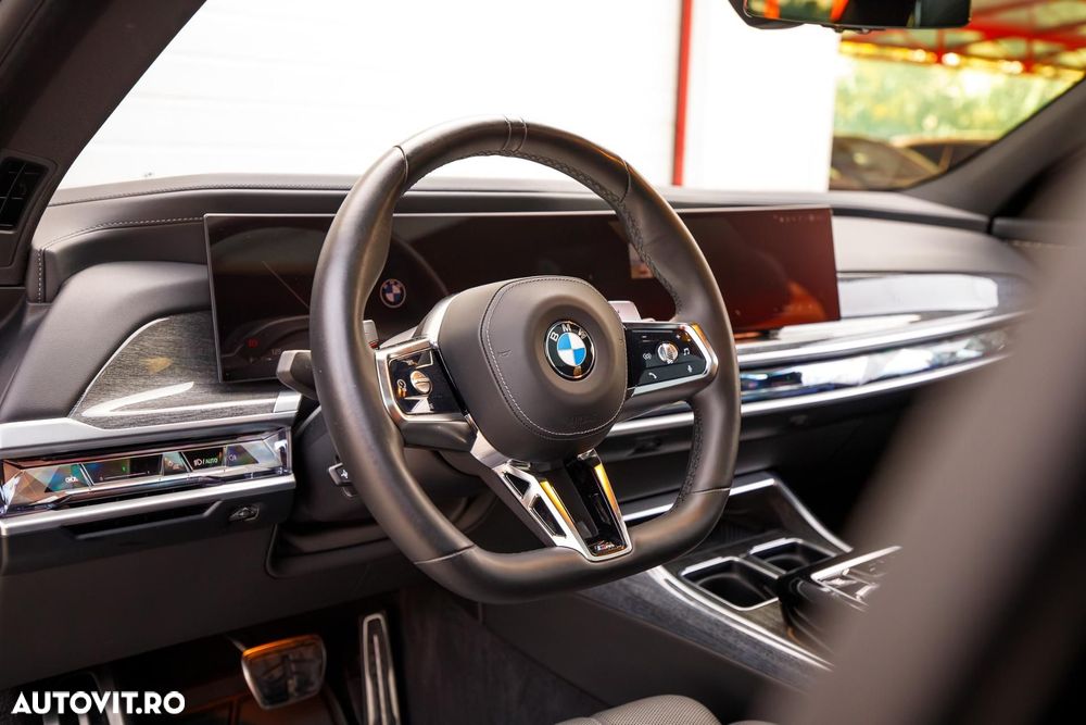 BMW Seria 7 740d xDrive MHEV - 19