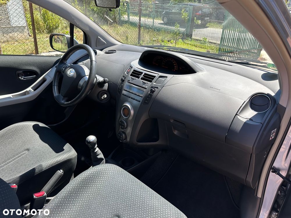 Toyota Yaris 1.33 VVT-i Life - 14