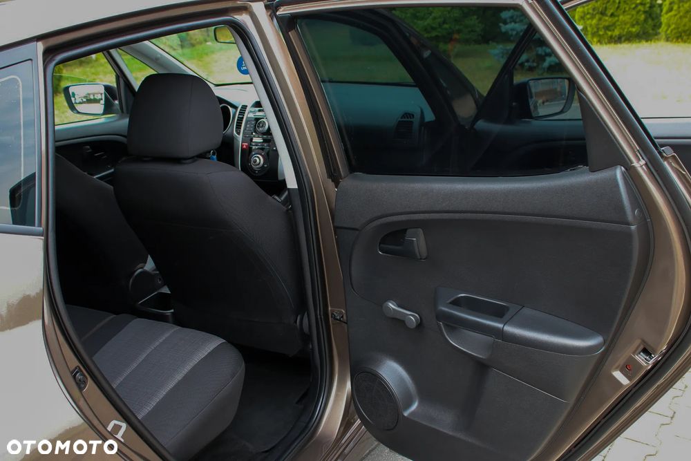 Kia Venga 1.4 CVVT Vision - 24