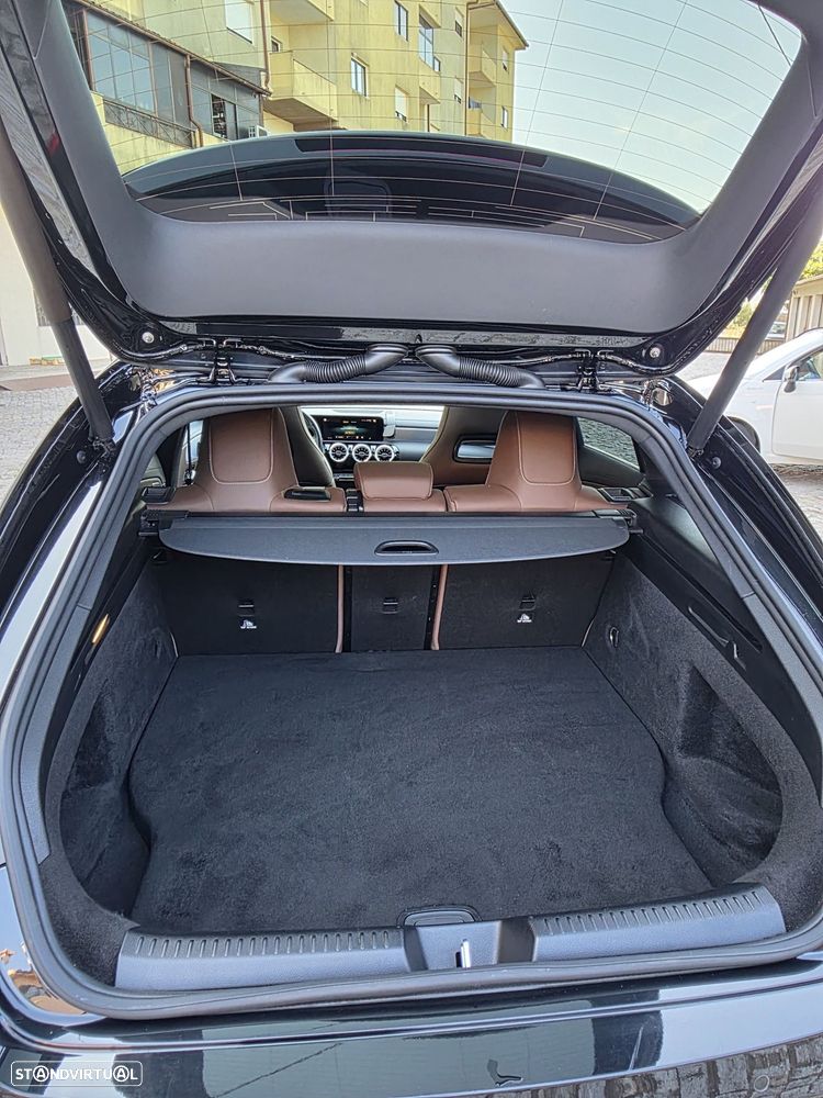 Mercedes-Benz CLA 250 e Shooting Brake AMG Line - 9