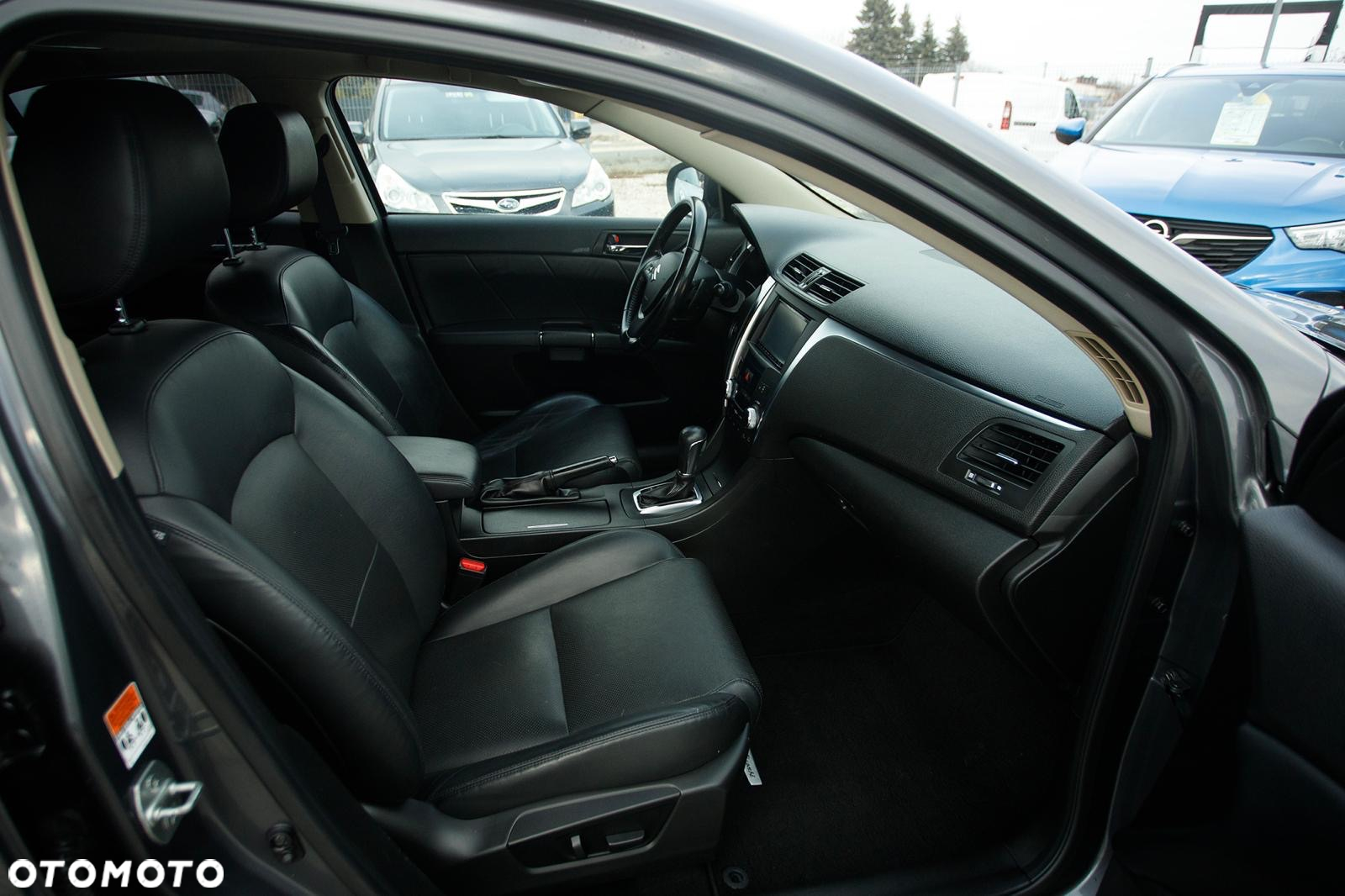 Suzuki Kizashi 2.4 Sport 4WD CVT - 21