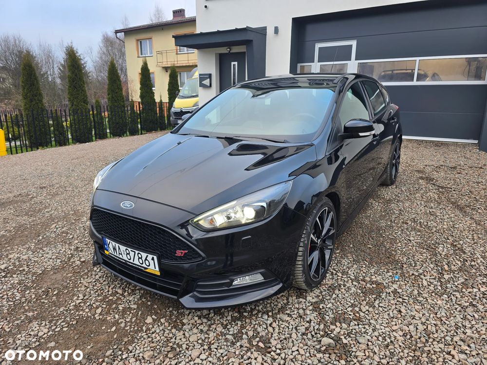 Ford Focus 2.0 EcoBoost ST mit Leder-Exclusiv-Paket - 19