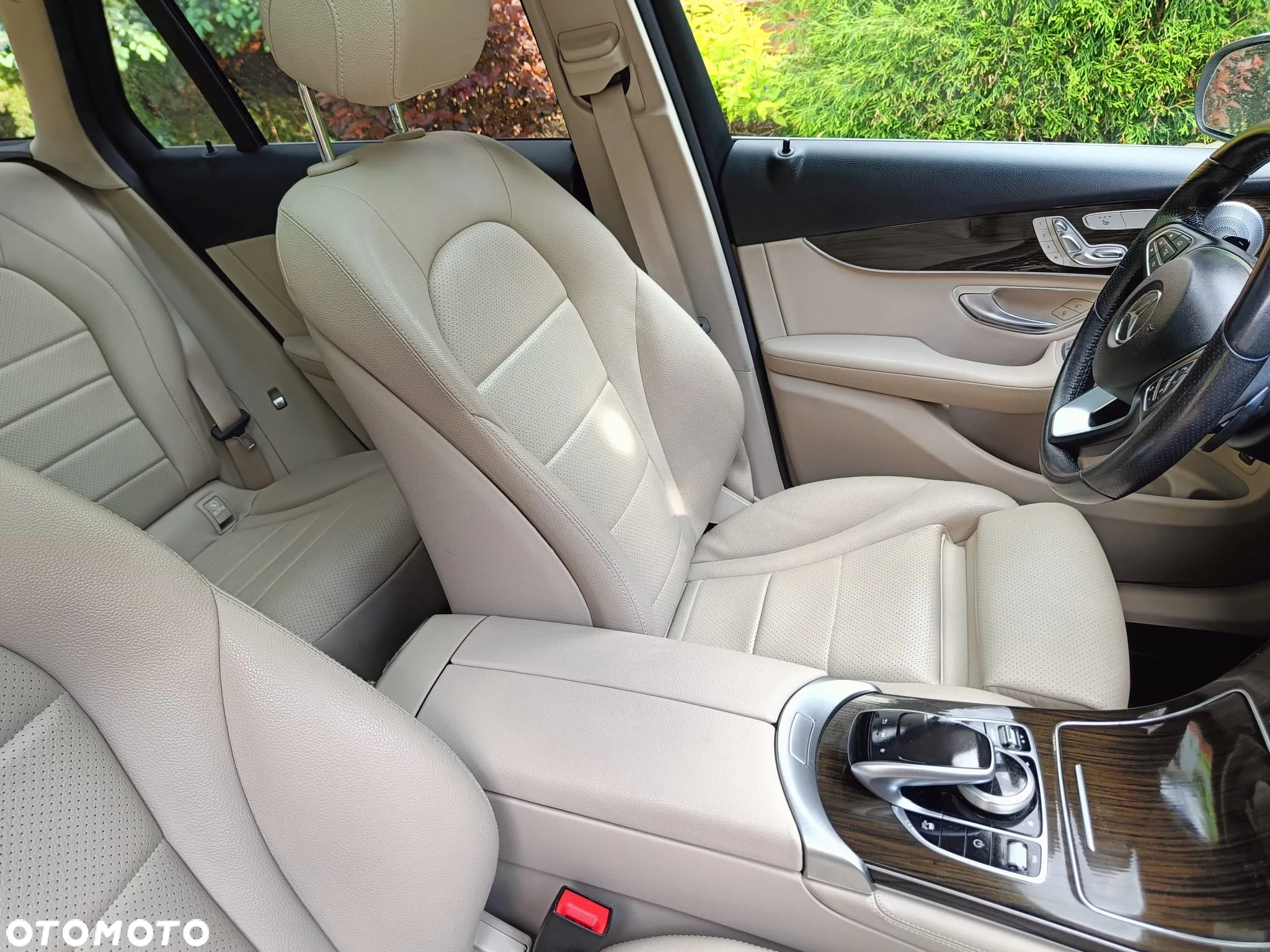 Mercedes-Benz GLC - 33