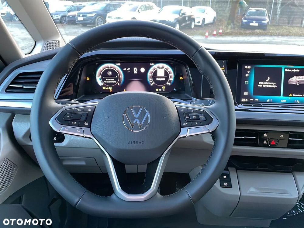 Volkswagen Multivan - 13