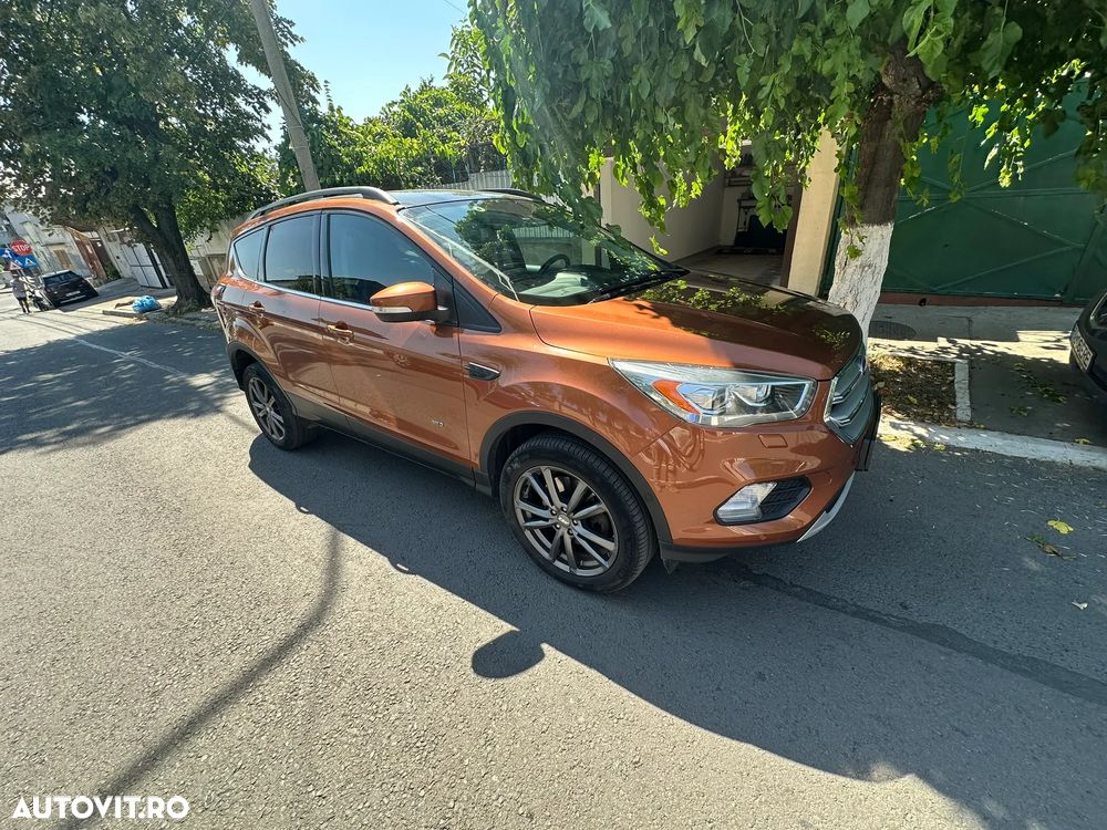 Ford Kuga 2.0 TDCi Powershift 4WD Titanium - 2