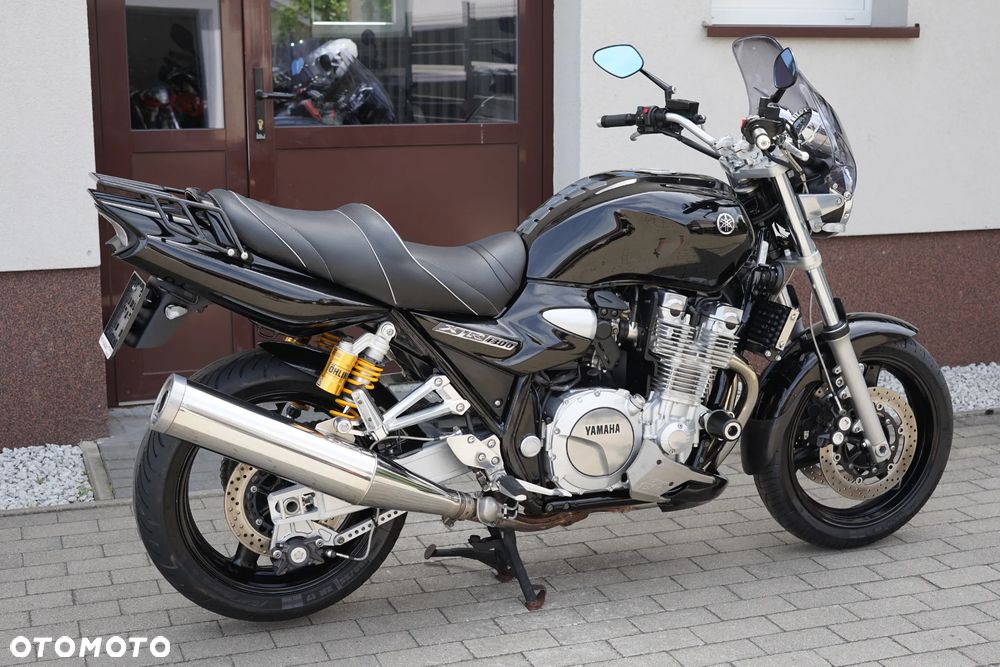 Yamaha XJR - 4