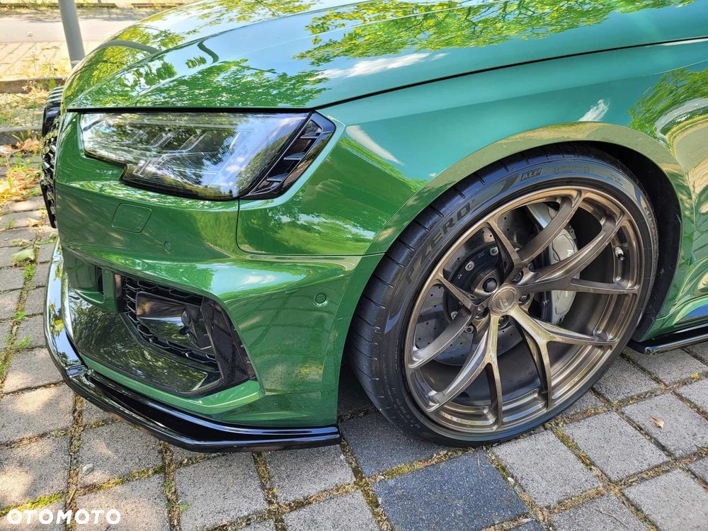Audi RS4 Avant - 8