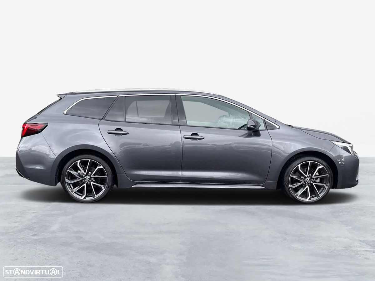 Toyota Corolla Touring Sports - 18