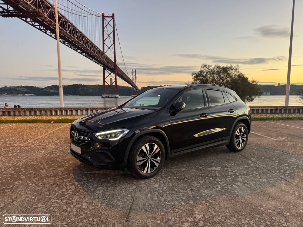 Mercedes-Benz GLA 250 e 8G-DCT - 4