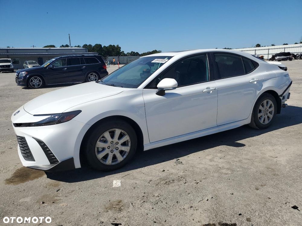 Toyota Camry - 2