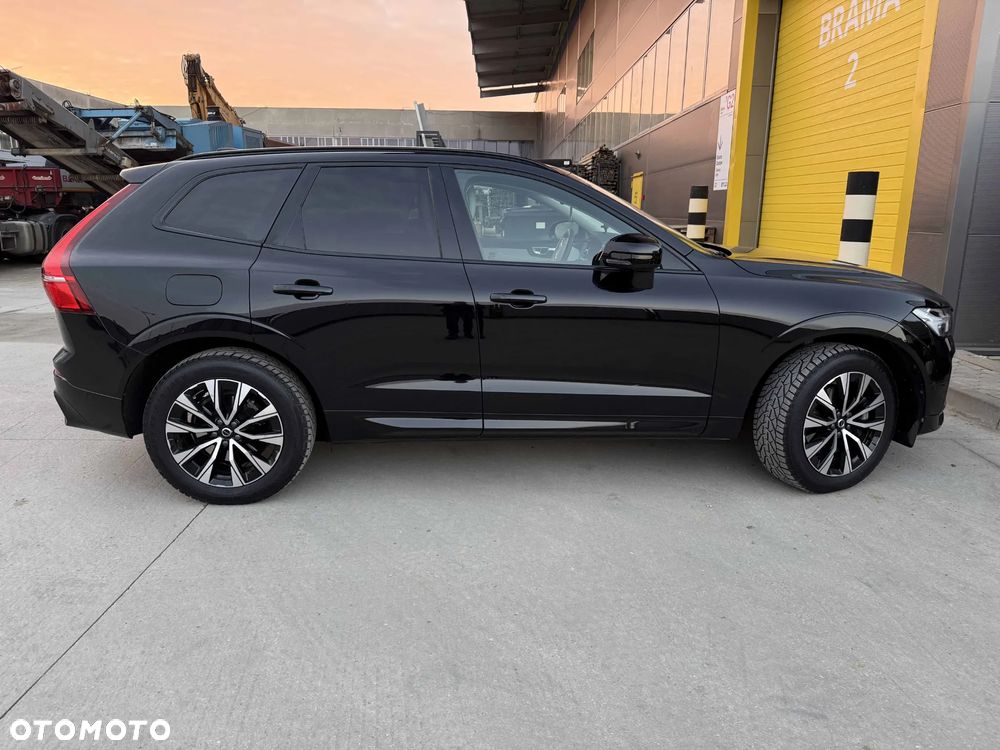 Volvo XC 60 B4 D Plus Dark - 16