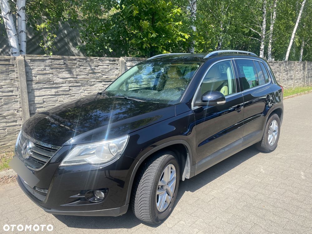Volkswagen Tiguan - 1