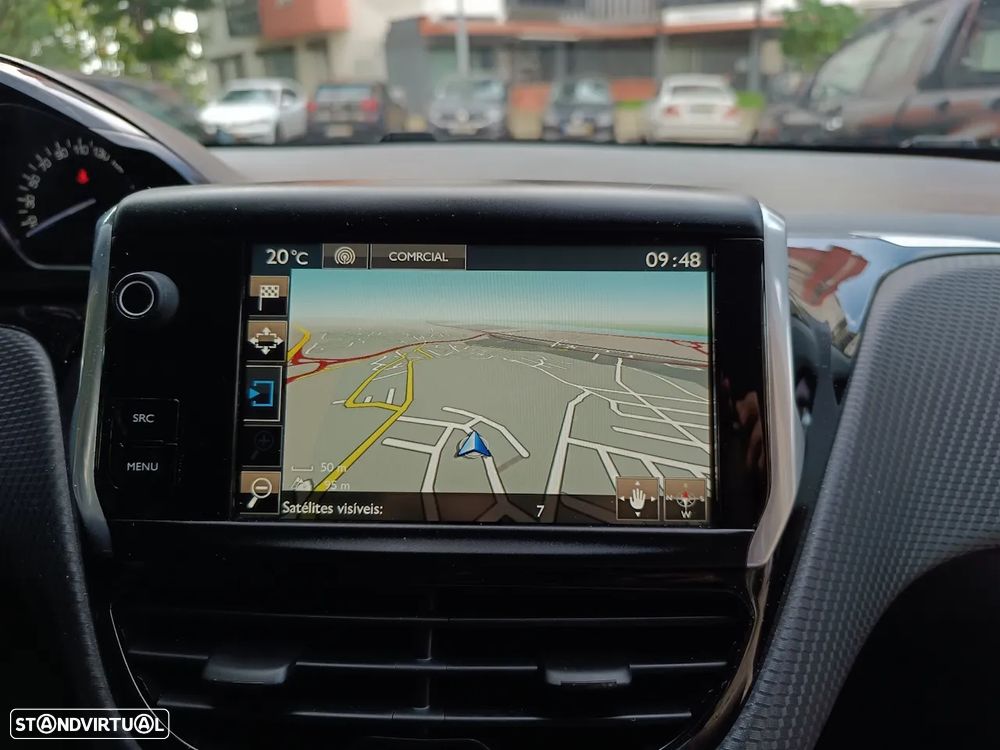 Peugeot 2008 1.2 PureTech Style - 40