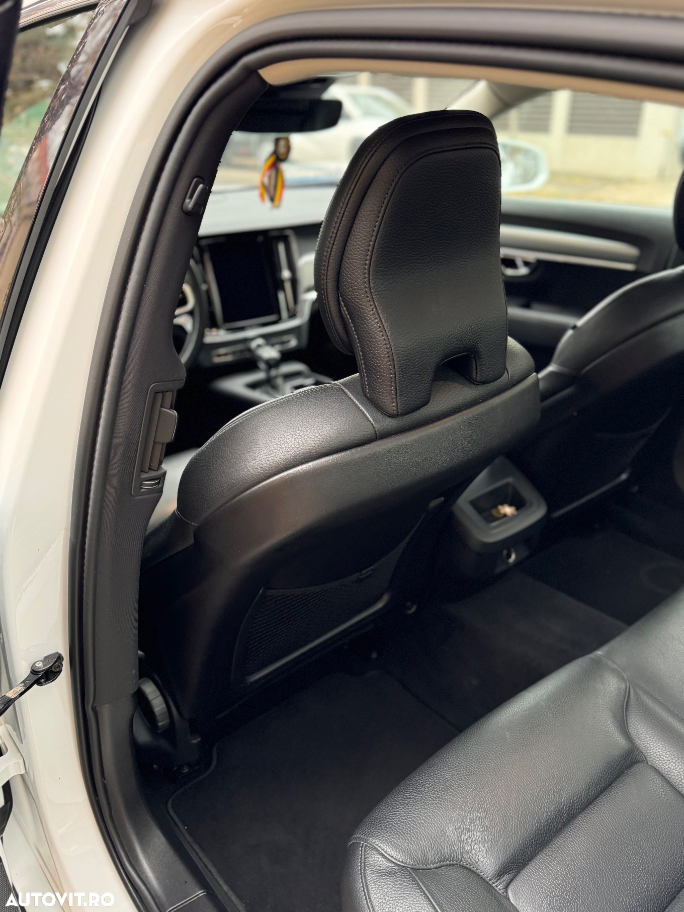 Volvo S90 D5 AWD Geartronic Momentum - 10