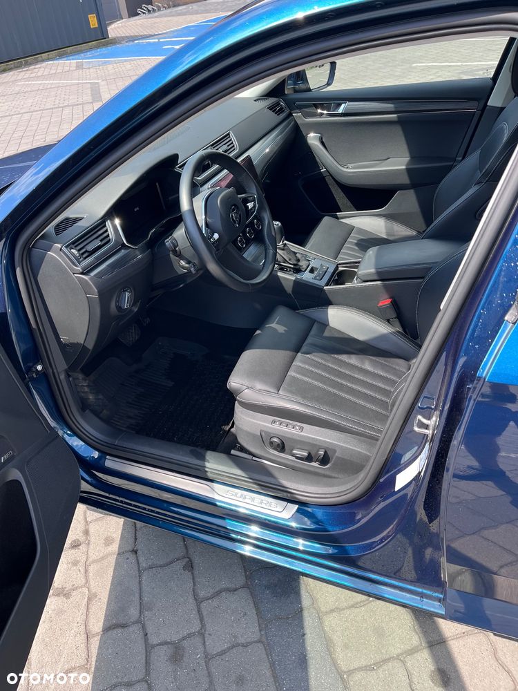 Skoda Superb 2.0 TDI DSG Premium Edition - 9