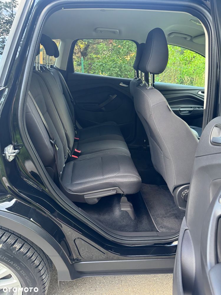 Ford Kuga 1.5 EcoBoost 2x4 Titanium - 36
