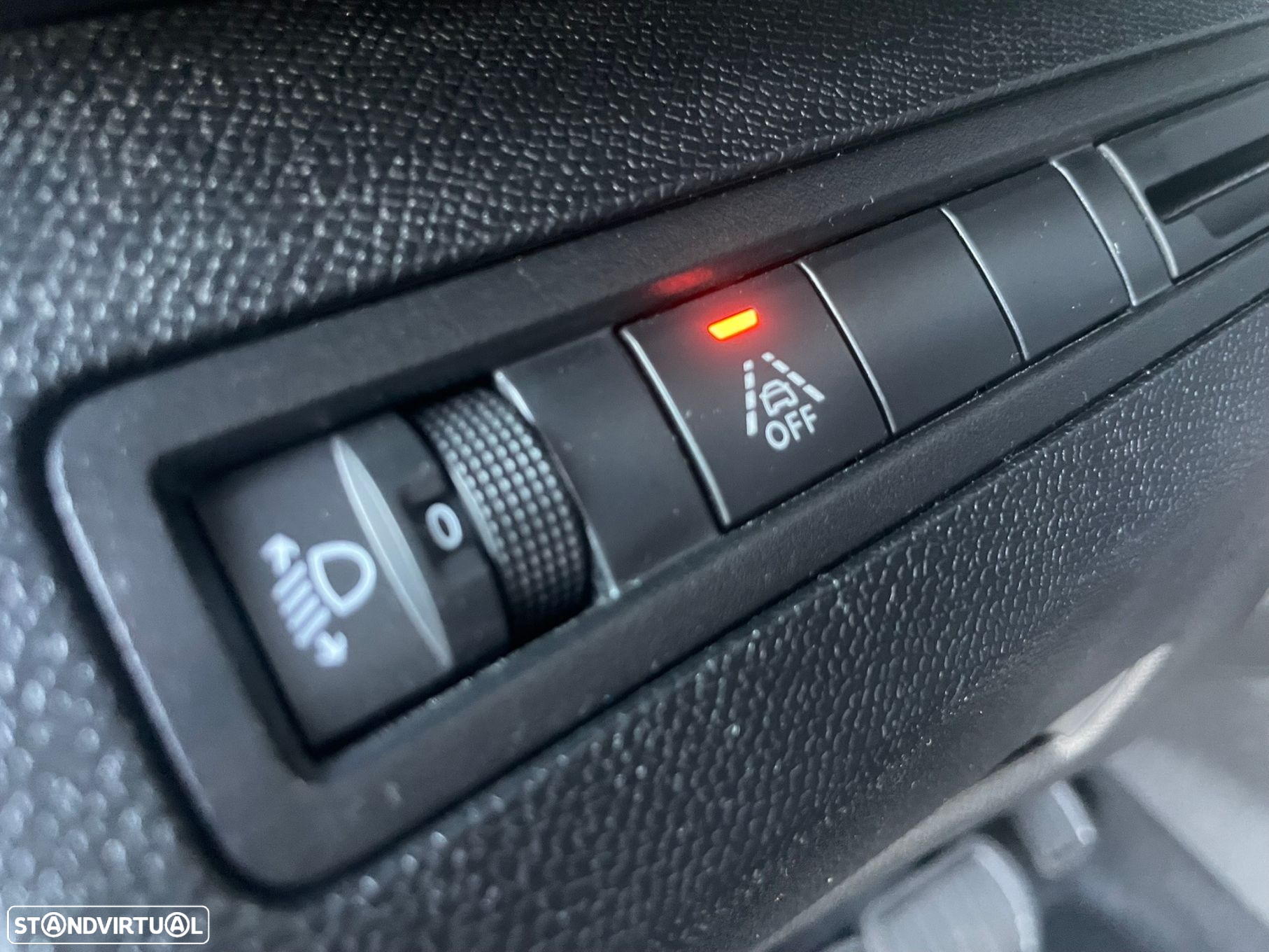 Peugeot 3008 1.2 PureTech Allure Pack EAT8 - 29