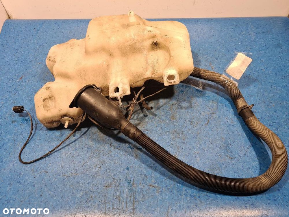 BMW 5 E39 ZBIORNICZEK SPRYSKIWACZA 8364941A - 9