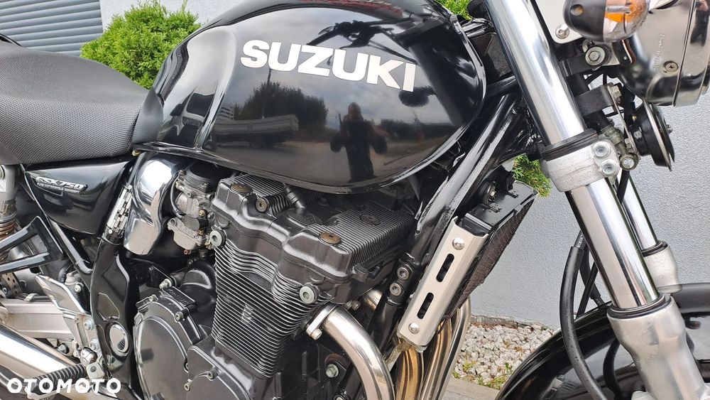 Suzuki GSX - 14