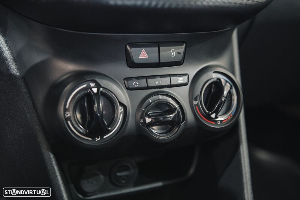 Peugeot 2008 1.6 BlueHDi Style - 21