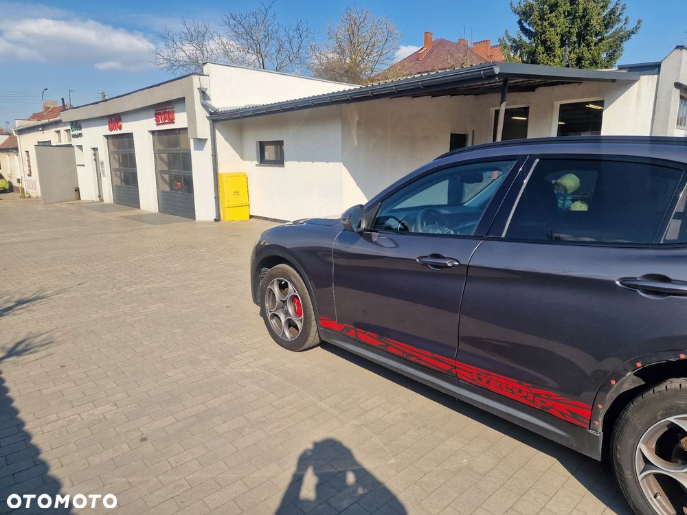 Alfa Romeo Stelvio 2.0 Turbo 16V AT8-Q4 Super - 4