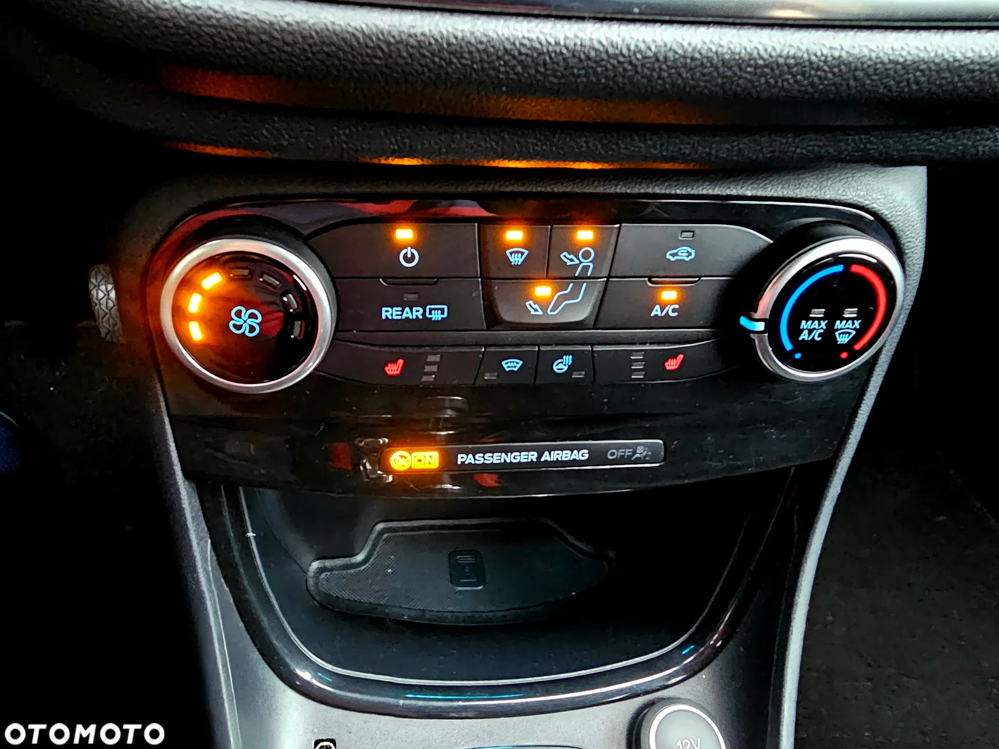 Ford Focus 1.5 EcoBlue Start-Stopp-System COOL&CONNECT - 14