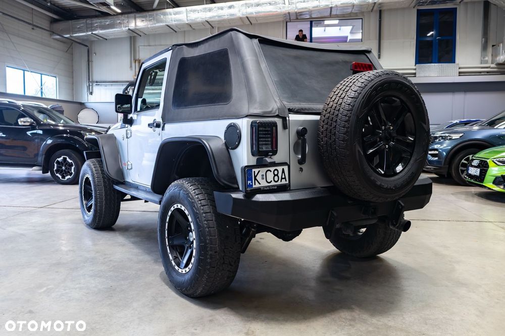 Jeep Wrangler 3.8 Sahara - 4