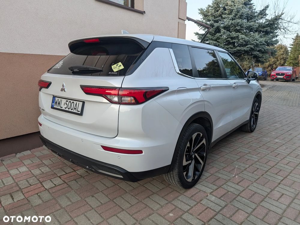 Mitsubishi Outlander - 4
