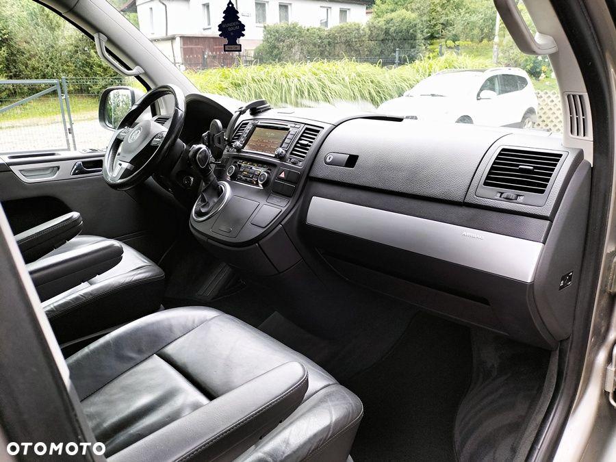 Volkswagen Multivan - 16