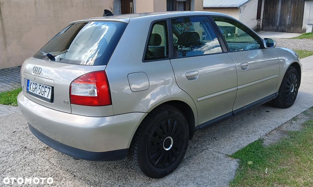 Audi A3 Sportback 1.6 Ambiente - 3
