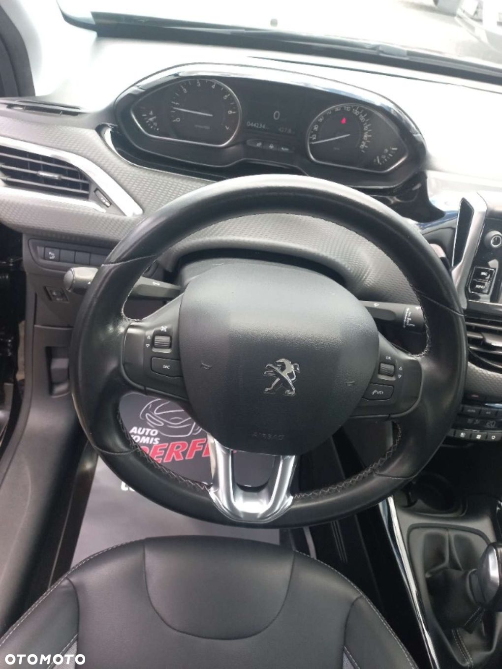 Peugeot 2008 - 12