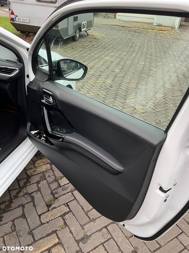 Peugeot 208 1.6 VTi Allure - 10