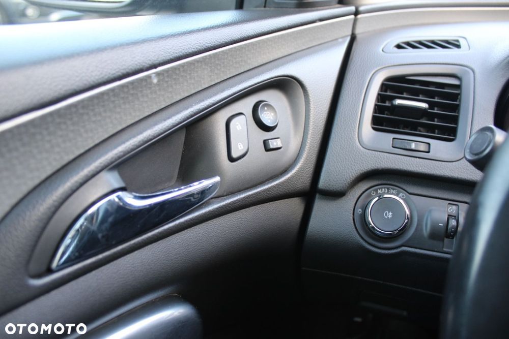 Opel Insignia - 40