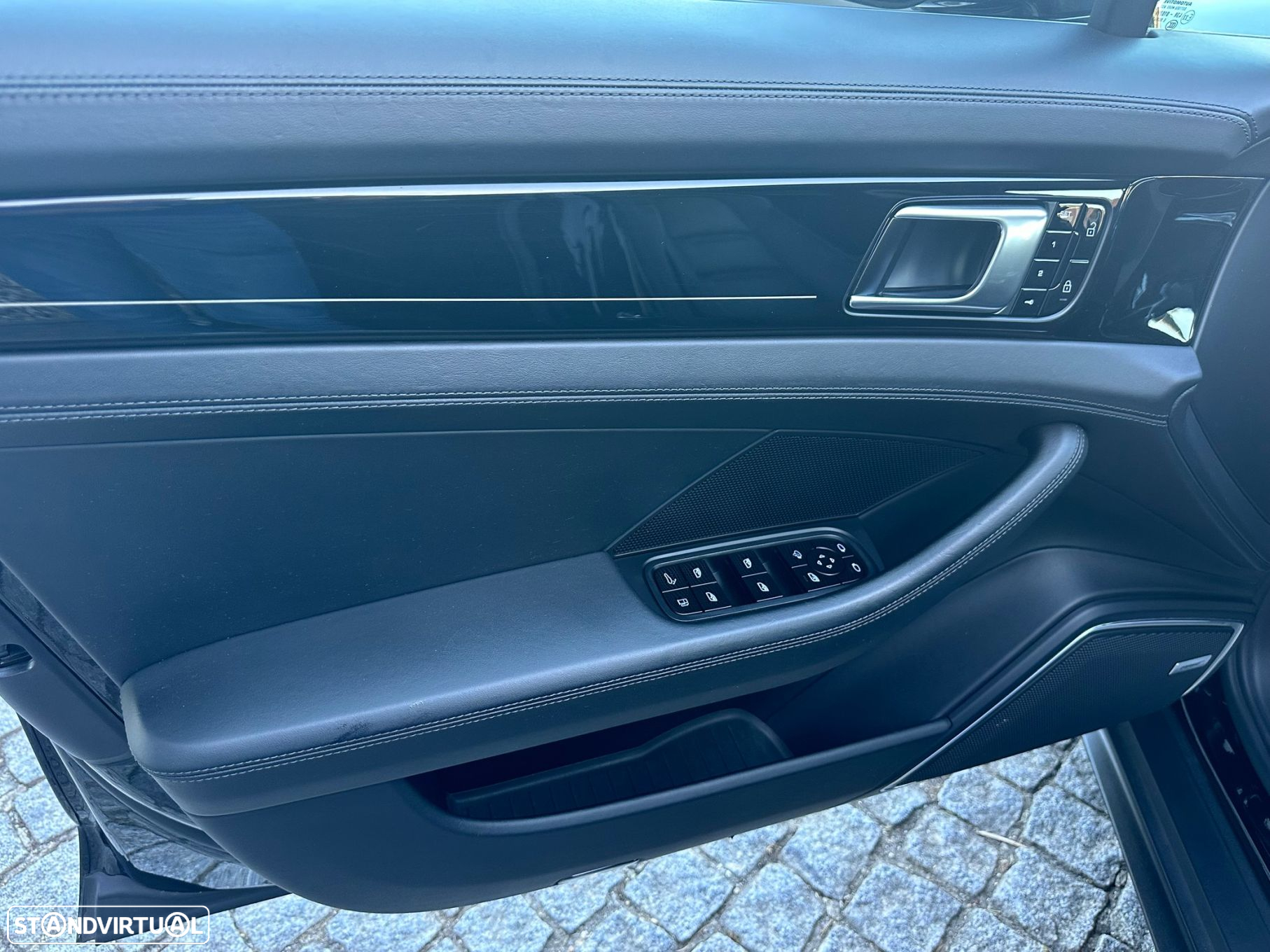 Porsche Panamera Sport Turismo 4 E-Hybrid 10 Years Edition - 16