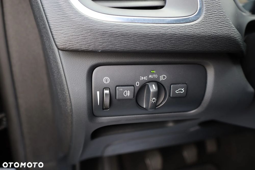 Volvo V40 T2 Inscription - 14