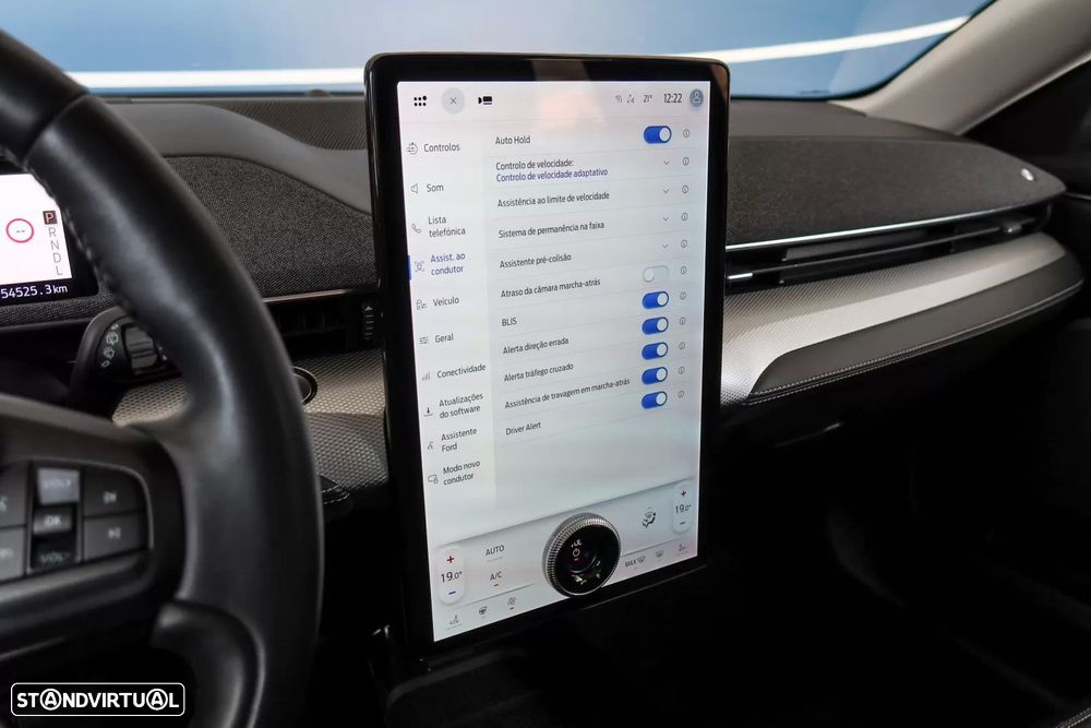 Ford Mustang Mach-E - 16