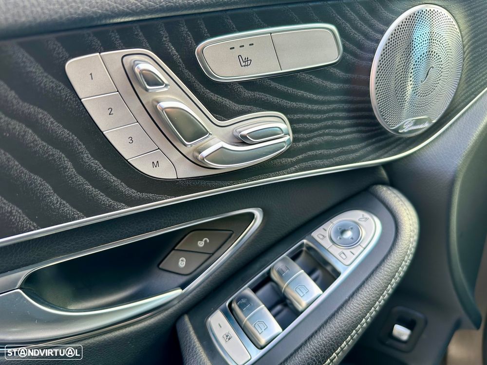 Mercedes-Benz GLC 300 e Coupe 4Matic 9G-TRONIC AMG Line - 23