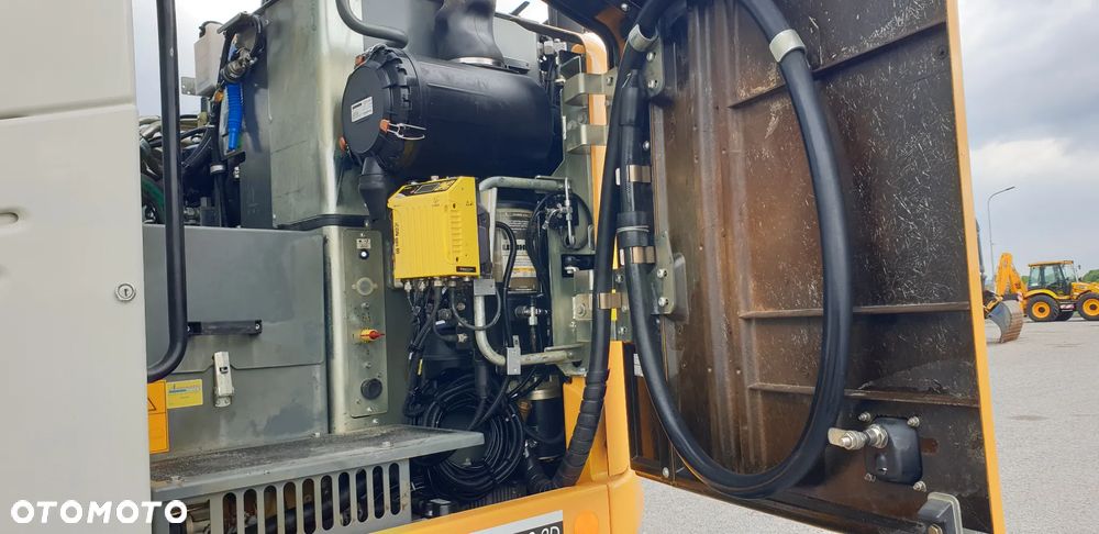 Liebherr 914 COMPACT/ rototilt /szczypce/ GPS 3D Leica/ sprowadzony - 20