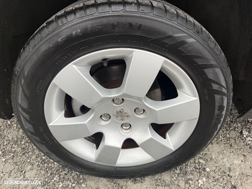 Peugeot 5008 1.6 HDi 7L Access - 24