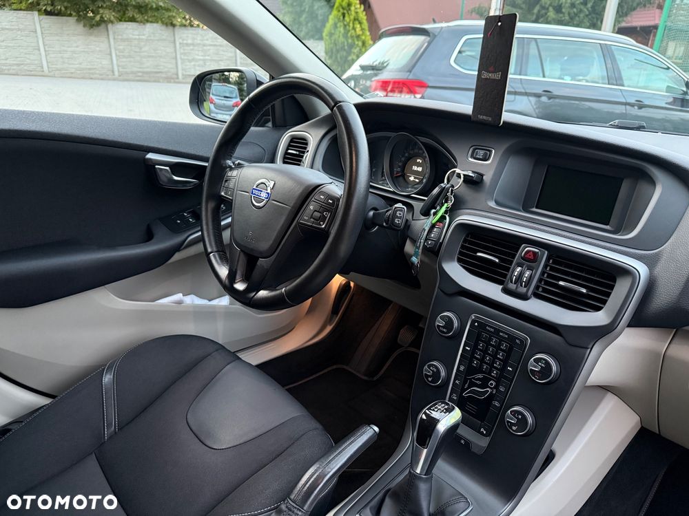 Volvo V40 D3 Drive-E Momentum - 7