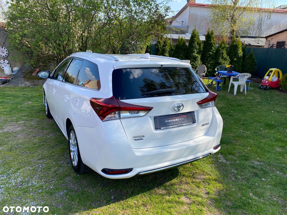 Toyota Auris 1.6 Valvematic Executive - 7