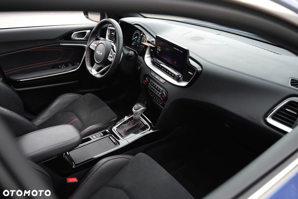 Kia ProCeed 1.6 T-GDI GT DCT - 27