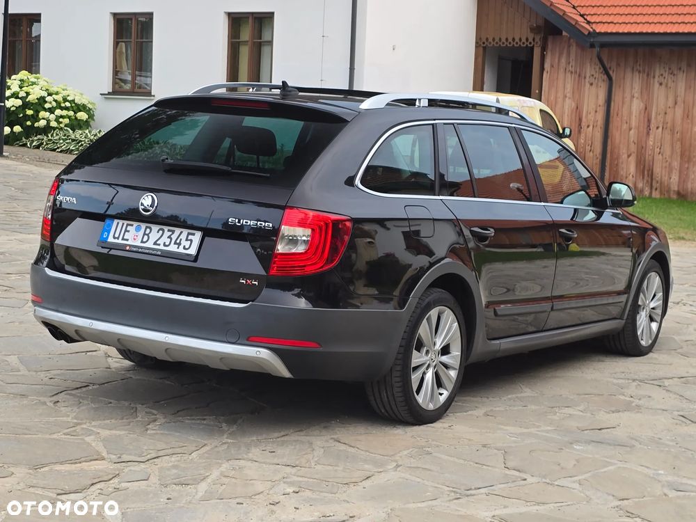 Skoda Superb 2.0 TDI 4x4 Platinum Outdoor DSG - 11