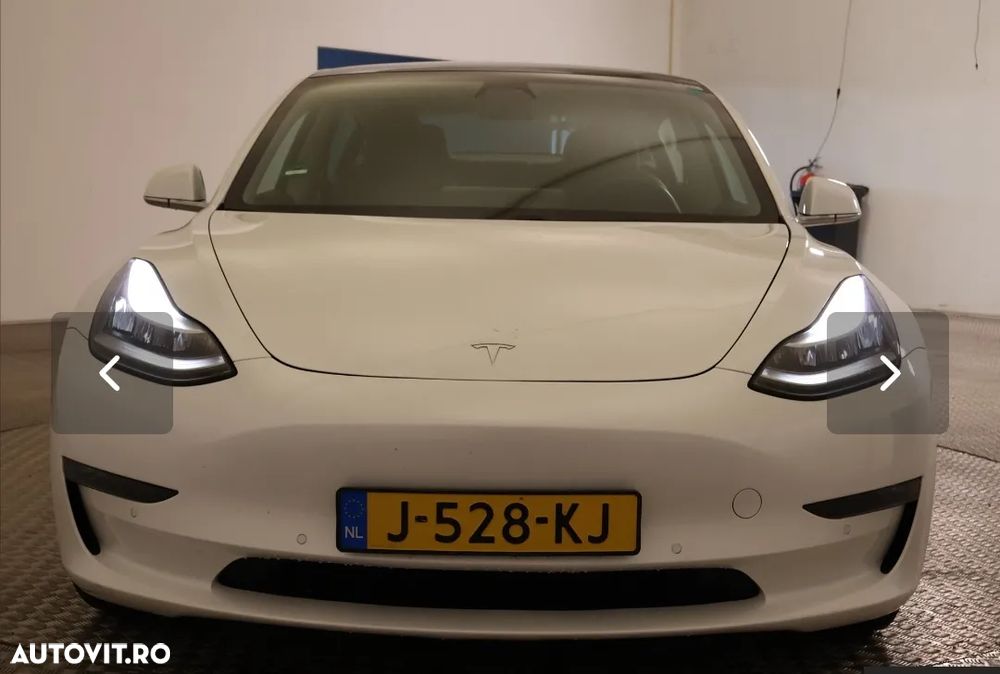 Tesla Model 3 - 8