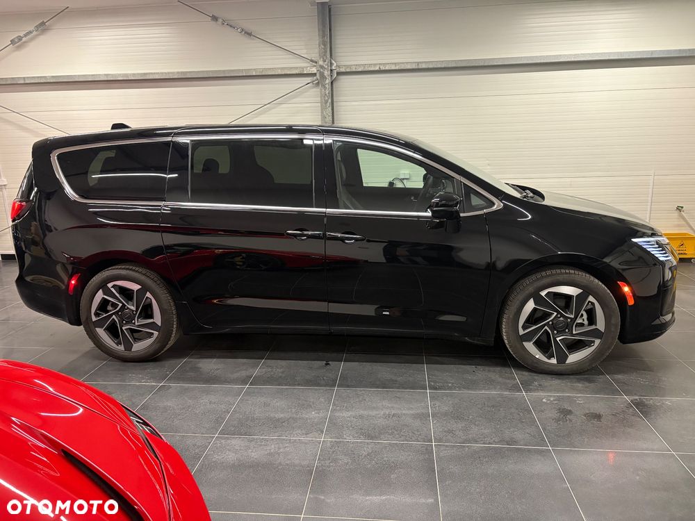 Chrysler Pacifica - 10