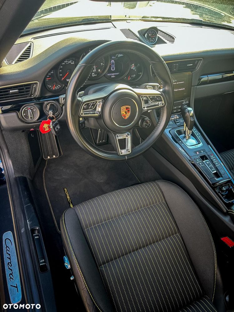 Porsche 911 Carrera T PDK - 11