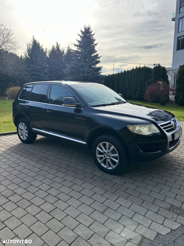Volkswagen Touareg - 1