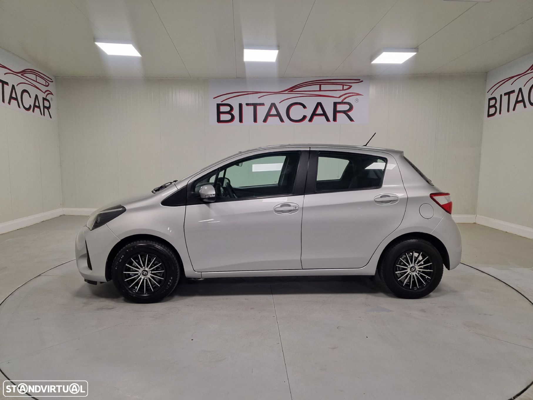 Toyota Yaris - 12
