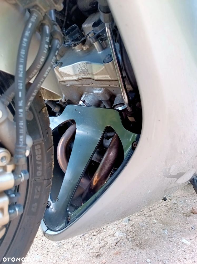 Honda VFR - 28